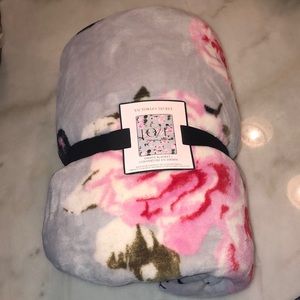 Victoria’s Secret Sherpa Blanket